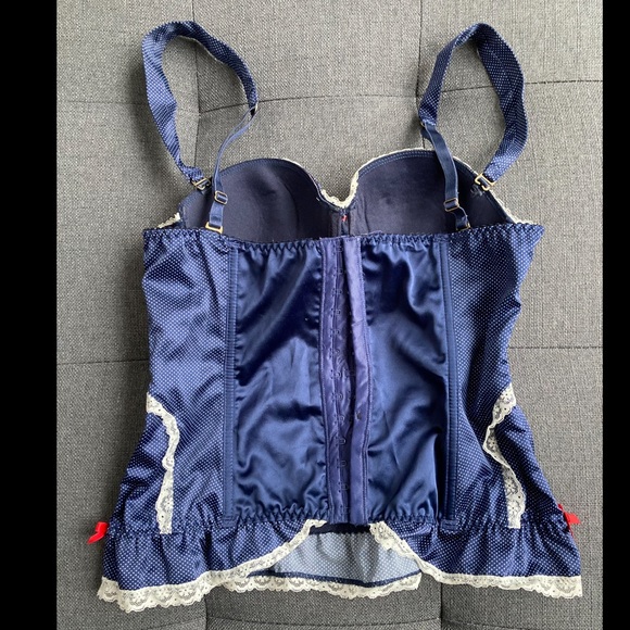 Satin Corset - Picture 2 of 3